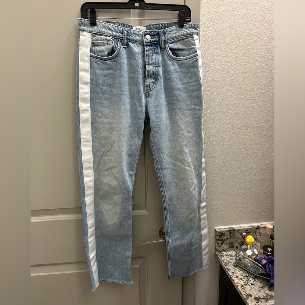 Super cute wide leg Zara pin stripe jeans.